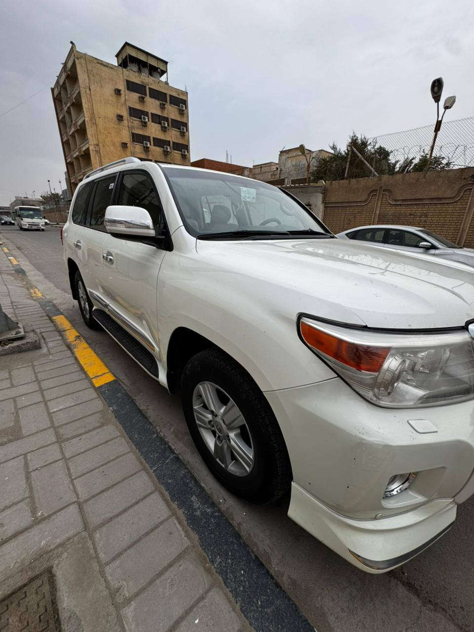 سلام عليكم لاندكروز 2013 مكفول من كلشي
عدا بارد تحت اليده باب الخلف السايق ماشيه ١٧١ الف فول مواصفات محرك 8V
السعر 360 وبيه مجال
المكان البصره ابو الخصيب
***********
