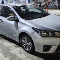 كورلا خليجي 2015 مكينة 2000  كير ATF  سيارة بصمة بلادية  مري شفط  شاشة...