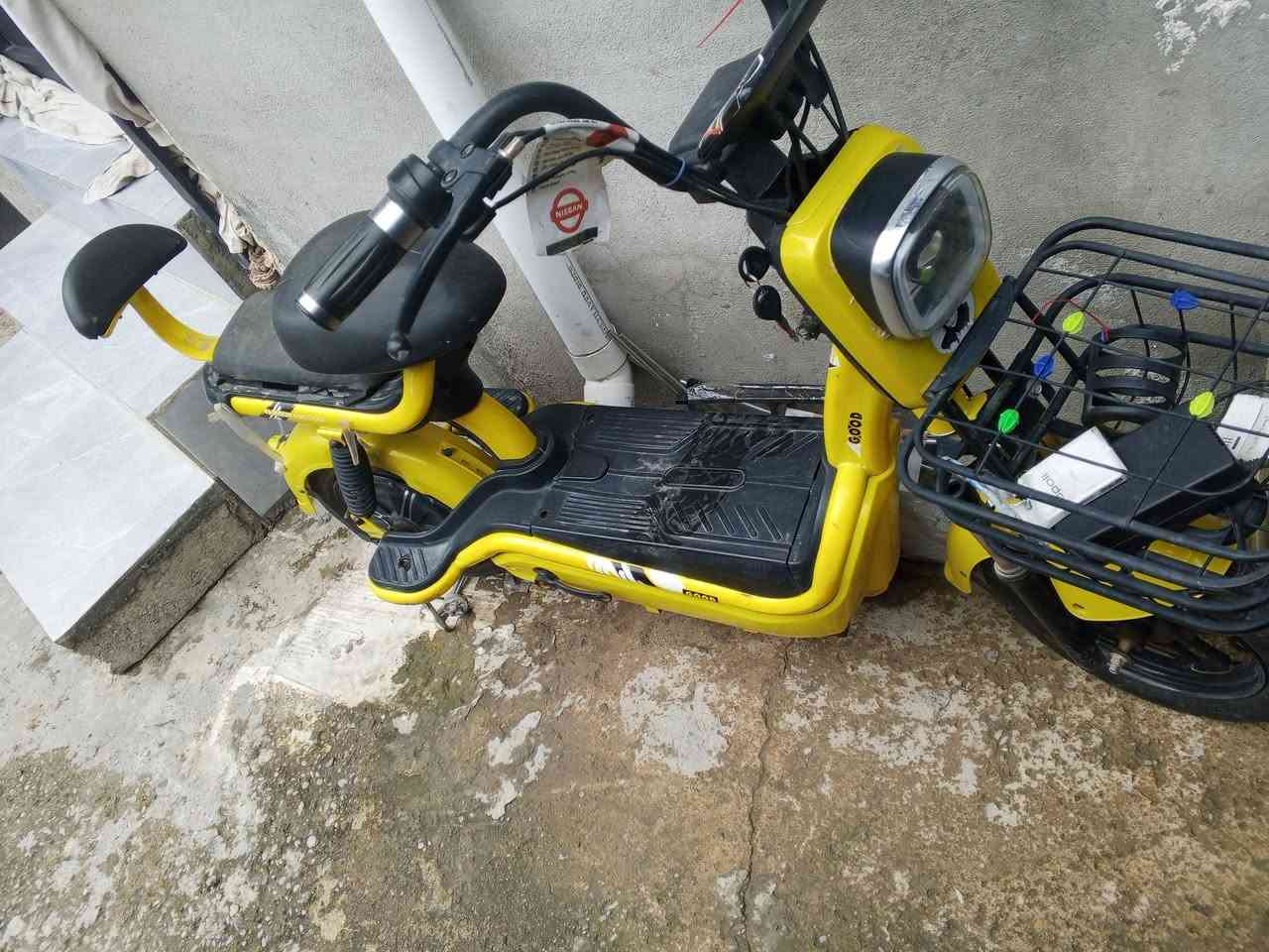 ماطور شحن كلش نضيف بس بطاريات هابطه سعر 150بي مجال اتواصل وتساب عنوان كركوك ***********
