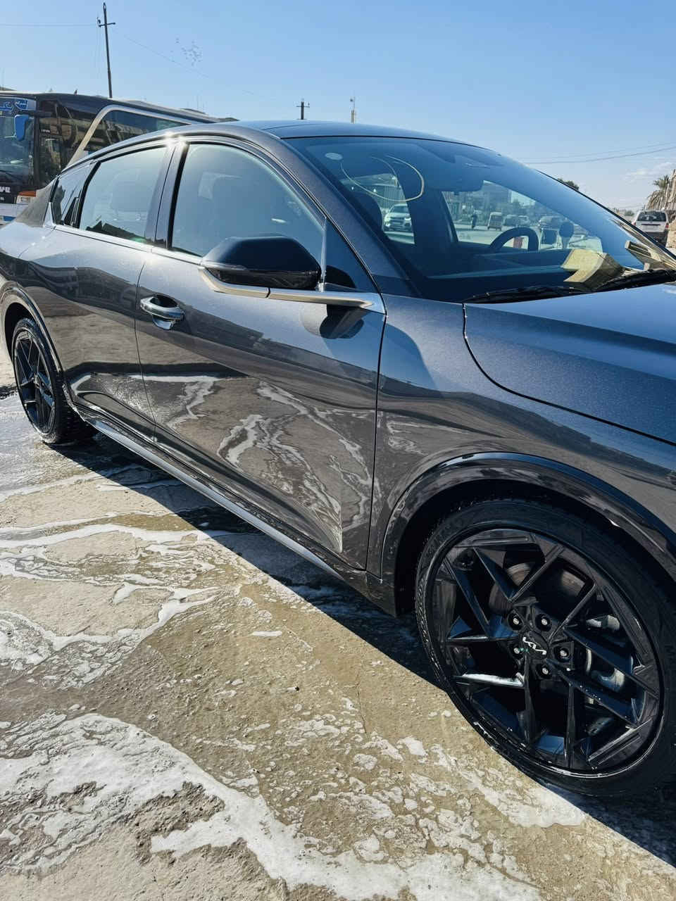 السلام عليكم كيه كي فور موديل 25 دخول جديد السياره فول موصفات جي تي لاين بنوراما السياره حادثها بل باب الخلفي بدون ايرباك الوره سايق امصلح مكفوله من التبديل ليبل واحد المكينه 1600 تيربو دبل نوزل سياره منفيس بسمي بدون رقم لاستفسار ***********السعر
