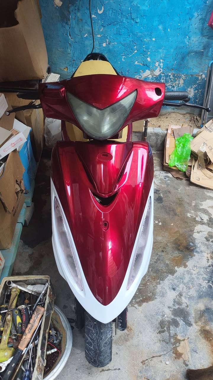 السلام عليكم دراجه كامكو جي فور مكينه نكرت سلف مكينه تخبل وناعمه كفرات جديده تايرات جدد كابريتر جديده شوته جديده كله جديد ما عايزه ولا شي مكاني نجف رقمي *********** سعره 325 وبيه مجال للطيبين
