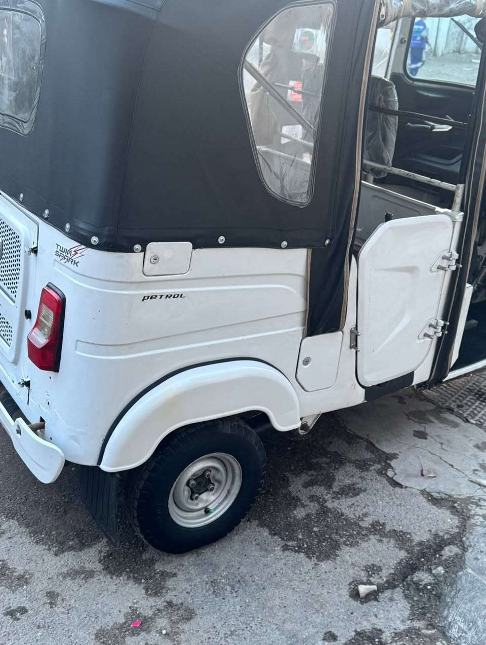 سلام عليكم تكتك موديل 21شهر6 معمره دوس فقط مكينه بستم وبوشه تكتك خير من اللّه سعر 8250 وبيهه مجال مكاني بغداد مدينه الصدر
*********** 
وتساب وتصال ؟
ا
