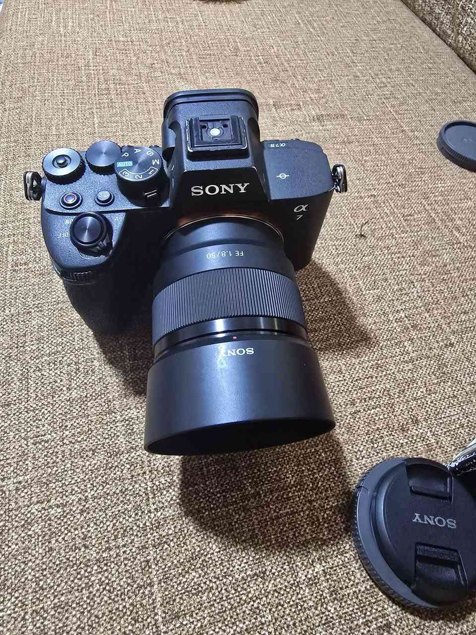 سوني a7V
عدسه 50ملم
رونين ponln
اخو جديد
الاتصال على الرقم ***********
