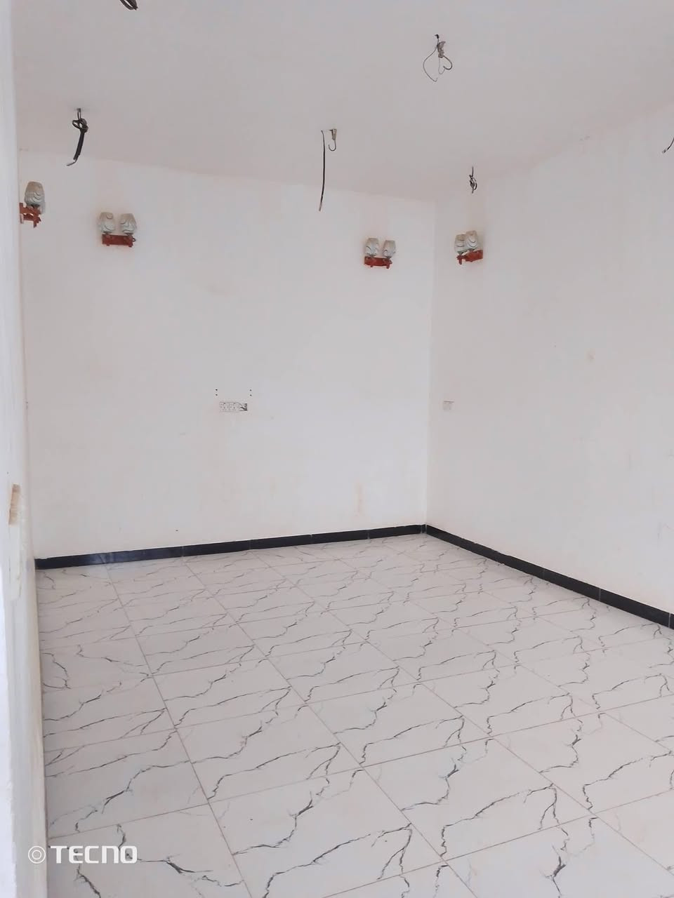 بيت للبيع مساحته 300طابوزراعي حي ام اعضام2 بتلو صب بناء طابوق سقف اعكاده سعرخاص***********@إشارةمحمد العرباوي
