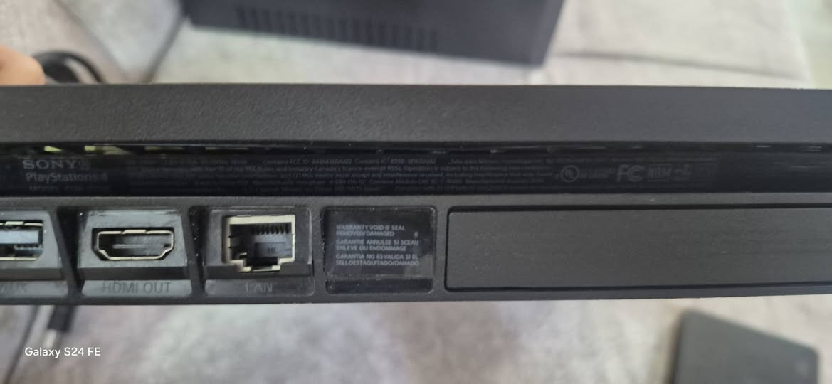 السلام عليكم 

بليستيشن 4 سلم (PS4) مهكر نظام 9
الجهاز نظيف جداً + غير مفتوح نهائياً (على الفحص) ✔️

🎮 المواصفات:

- مهكر نظام 9.00 الارغب في الأسواق  (يشغل ألعاب مجانية)
- جاهز للاستخدام مباشرة
- ويااه جميع الملحقات الأصلية
- يد نظيفة جداً بدون مشاكل
- ألعاب محملة وجاهزة للعب 🎯

📌 الجهاز استعمال خفيف جداً وحالته ممتازة
📌 ما يحتاج تصرف عليه ولا دينار
و بي 25 لعبة تقريبا و بي هارد خارجي تيرا 
و UPS شرط لوك ستيكر 
💰 السعر: 450 الف  
📍 الموقع: الموصل - الجانب الأيمن 

📞 للجادين فقط — راسل خاص أو اتصال
⚡ البيع سريع للي يدفع أولاً

“اللي يدور النظيف يعرف قيمته” 👌


**إذا كنت صاحب هذا الإعلان وتريد حذفه لأي سبب، رجاءا أرسل رسالة إلى الدعم الفني**