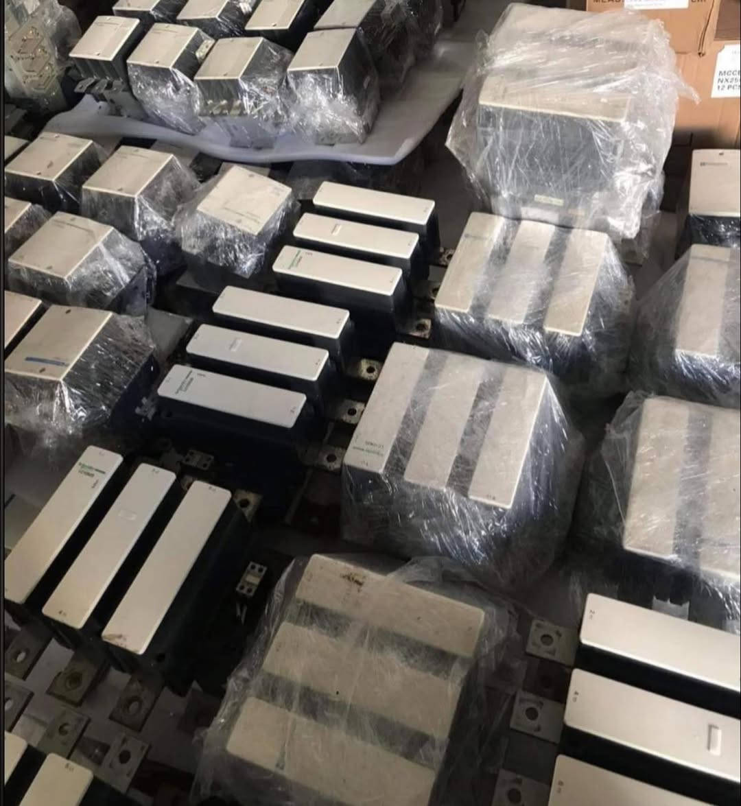 ألسلام عليكم تم وصول  وجبة جديدة من ألكوندكترات ألبالة أل 👈Ls ألكوري ألموديل ألحديث وألشنايدر وال ABB👉 نظافة ١٠٠ /١٠٠👉
كوندكتر ٤٠ أمبير Ls بالة كوري 👈٩ ألاف 👉
كوندكتر ٦٠ أمبير Ls بالة كوري 👈١٥   ألف 👉
كوندكتر ١٠٠ أمبير Ls بالة كوري 👈 ٢٥   ألف 👉
كوندكتر ١٣٥ أمبير Ls بالة كوري 👈٣٠ ألف 👉
كوندكتر ١٦٠ أمبير Ls بالة كوري 👈٤٥ ألف 👉
كوندكتر شنايدر ٤٠ امبير 👈١٢ ألف 👉
كوندكتر شنايدر ٥٠ أمبير 👈١٤ ألف 👉
كوندكتر شنايدر ٦٠ أمبير 👈٢٥ ألف 👉
كوندكتر شنايدر ٨٠ أمبير 👈٢٥ ألف 👉
كوندكتر شنايدر ١٢٥ أمبير 👈٣٠ ألف 👉
كوندكتر شنايدر ٢٥٠ أمبير 👈٨٠  ألف 👉
كوندكتر شنايدر ٤٠٠ أمبير 👈٣٠٠   ألف  👉
كوندكتر شنايدر ٥٠٠ أمبير 👈 ٣٢٥ الف   👉
كوندكتر شنايدر ٧٠٠ أمبير 👈٣٥٠ دولار 👉
كوندكتر شنايدر ١٠٠٠ أمبير 👈 ٥٠٠ دولار 👉
كوندكتر شنايدر ١٢٥ أمبير رباعي 👈٥٠  ألف 👉
كوندكتر رباعي ١٢٥ أمبير تلي ميكانيك 👈٣٥ ألف 👉
👈توجد خدمه توصيل لكافه ألمحافظات 👉

 ***********
