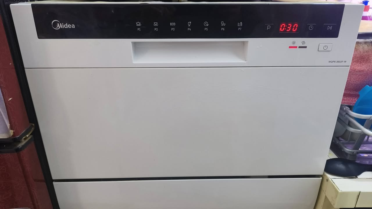 غساله أواني ميديا بحاله جيده طابق واحد  حجم وسط مع ثلاجه حجم ١٠قدم بس لاستيكه الباب جوه شويه تعبانه اثنينهن اريدهن ١٥٠ ألف مكان بغداد


**إذا كنت صاحب هذا الإعلان وتريد حذفه لأي سبب، رجاءا أرسل رسالة إلى الدعم الفني**