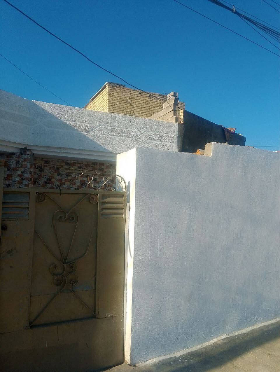 مكلف بلنشر بيت 🏘️للبيع. في منطقه الكرغواليه
 قريه ساده الصوافي يم مولده سيد خالد 
شارع تبليط.  ماي وكهرباء. نت ضوئي 
 مساحه 125 متر. واجهه 7. ونزال 18
مبني بلوك وكاشي طرمه سراميك.
استقبال وغرفه نوم ومبطخ وصحيات
وصاله. 
للتفاصيل اكثر اتصل ع الرقم 
***********
