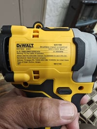 للبيع دريل انباكت ديولت فقط بطاريه معاه بدون شاحنه السعر 60 قفل للتواص...