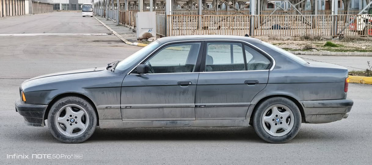 بیع مستعجل 40 ورقە و بی مجال مکان السلیارە سلیمانیە   ***********        ***********     bmw مدیل 1991 رقم سلیمانیە سنویە و ژنکە کلە جدید لحد 2030  محرك 20 کبس کیر عادی کیرو محرك شرط فیتر دعامیه لدعامی مابی ضربه او خیاس كهرباییات كله شغال كیجات شغال داخل جدید اربع جامات كهربایی مرایات كهربایی abs و سلاید سیارە مابی مصرف الف دینار السليمانية, العراق
