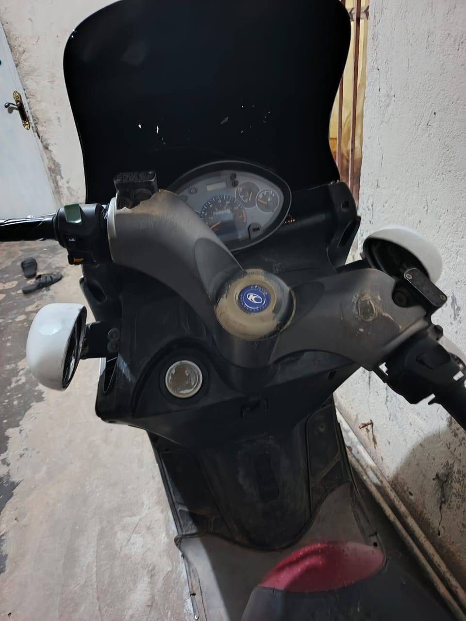 السلام عليكم
مكلف بالنشر الأستفسار عالرقم!!

كايمكو ربع محرك 250
شغال نكرة بكل وقت
مسجل سنوية ولوحات
دراجة كلش نظيفه خير من الله
كهربائيات كلهة شغال
مكان الدراجة رمادي 
السعر 900 الف وبي مجال لليستاهل 
هاتف // ***********
