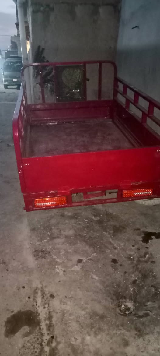 سلام عليكم ستوته للبيع جهزه كلشي شغال بدون اوراق اتكفل من سرقه ولعشائر مكنه بغداد  المدائن الورديه سعر 600وبيه مجال  ستوته معمره جديد الاستفسار ***********
