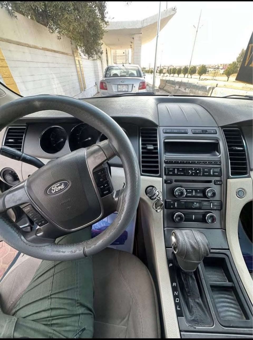 السلام عليكم
فورد تورس 2010 اعتيادي
بيع أو مراوس

السعر 85
بيها غرامة 13 ورقة تنزل من السعر

مكينة 6 سلندر
قير أوتوماتيك
السيارة بوضع  زين وجاهزة للفحص
بدون حادث 
صبغ قطع رش فقط 

المكان كربلاء
الرقم ***********
