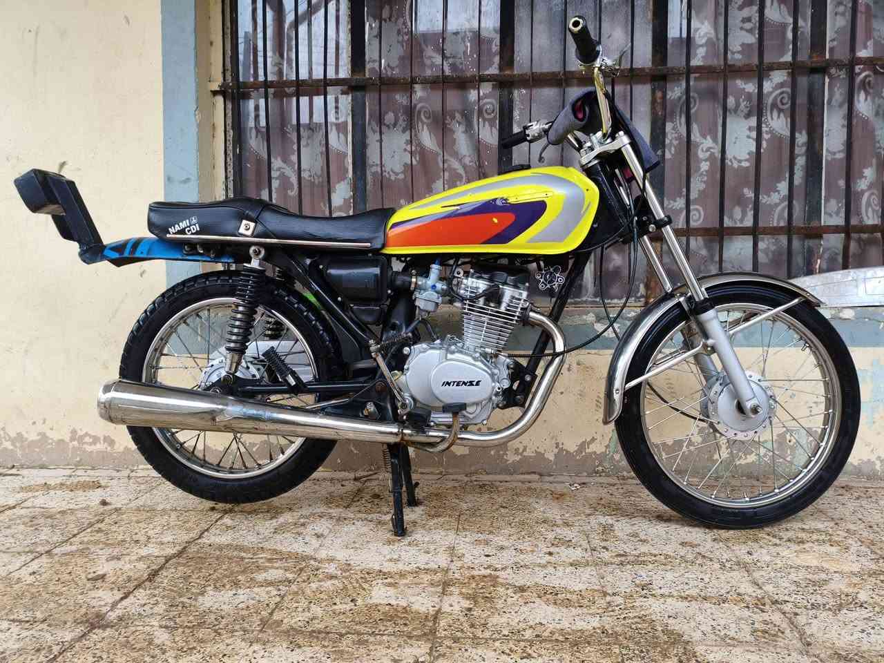 السلام عليكم دراجة انتنس حربي موديل 23 كاملة ما بيهة اي نقص وحش بل شارع شلعة ومعدل دراجة لا نضوح ولا تنقيص ولا تبخير مكينة مفتوحة مبدل والفات 01 الاصلي بيهة زنون بومة شغال وما ناقصهة اي شي سعر 400 وبيهة مجال متواجد خاص لو اتصل عل رقم ***********
