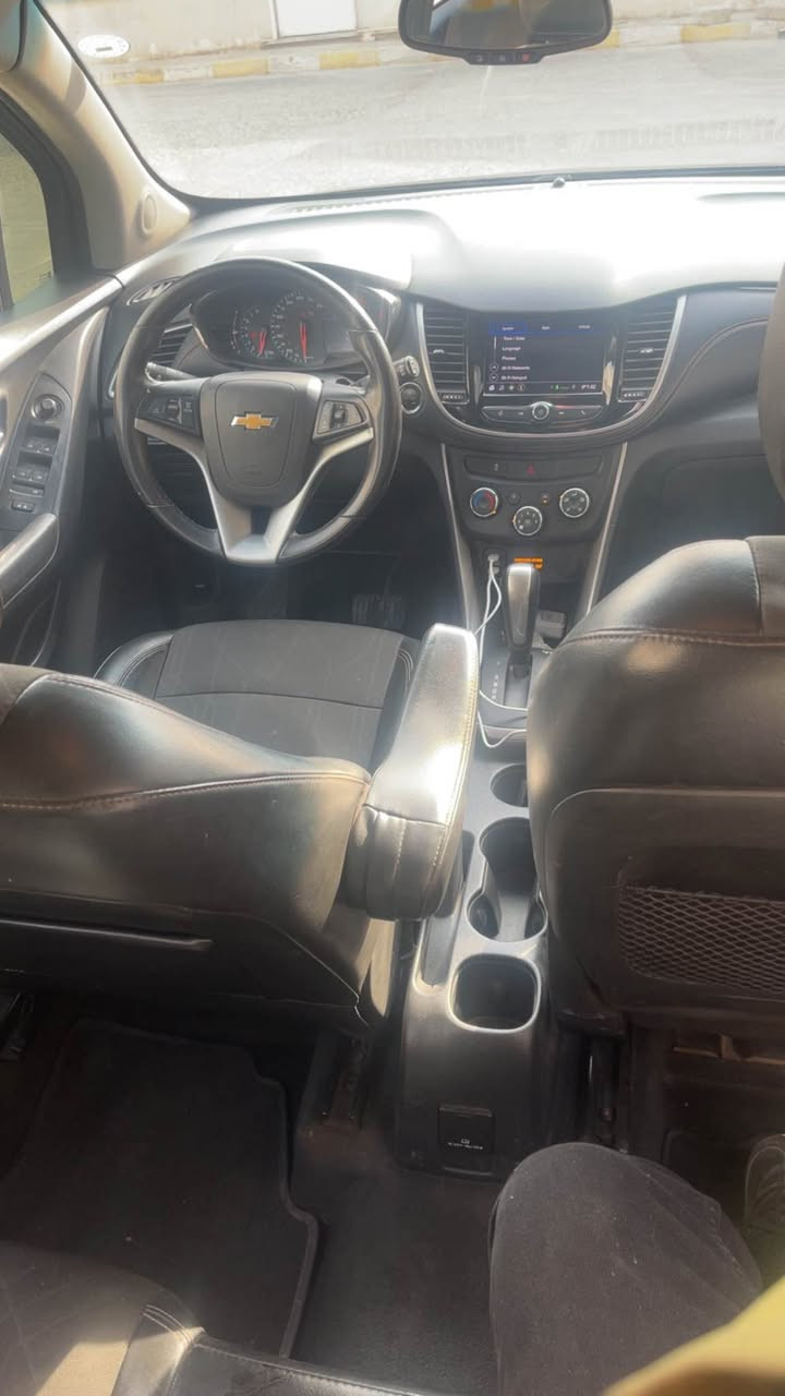 شوفرليت تراكس موديل 2020 للبيع و مراوس
سيارة 1 قطع صبغ بدون دواخل جاهز بدون دنار مصرف
تحويل و وكالة بشرط 
طخم تايرات طخم صدر كل جديد تبريد كير محرك كل بشرط
سعر 113 ورقة و مجال
موبايل :*********** فايبر واتساب اكر, نينوى
