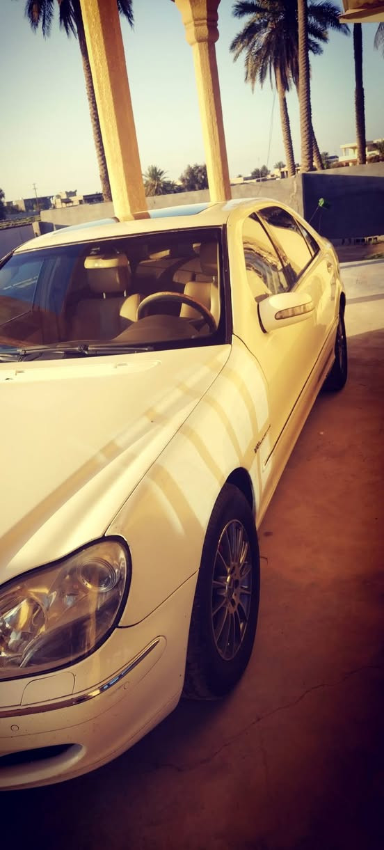 السلام عليكم.. للبيع والمراوس حسب الغناعه مارسدس غواصه 2002 للبيع والمراوس فولvibحجم 320سياره جديده تبريد ثلج تفاصيل*********** مكان بغداد ابو غريب الزيدان سعر 117وبي مجال
