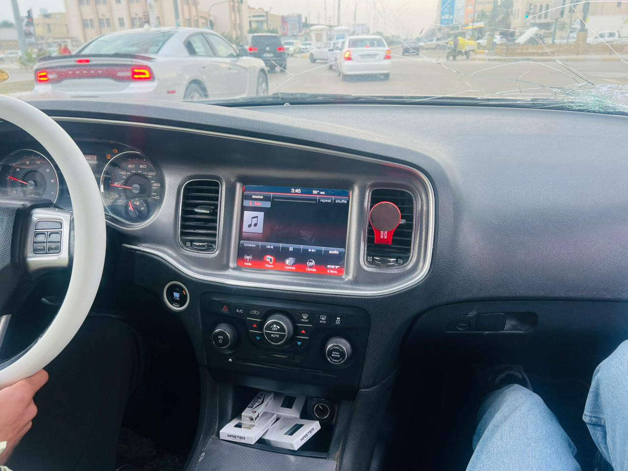 السلام عليكم للبيع او مراوس بصفره او يوكن من 2007 وفوك جارجر 14اصل لون اسود رقم بصره انكليزي تحويل ثاني يوم السياره داخله كفاله بيه حادث ب العراق جاملغ لايمن لامامي مبدل وباب السايق والورا مبدلات الباقي شوف العين السياره مكفوله من العيب الشرعي والكصه والكلبه والتجيه محدثه اس ار تي السياره فول مواصفات عده الفتحه اي استفسار لاتصال *********** مكاني ناصريه سوق الشيوخ السعر 138
