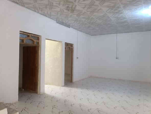 (78وبي مجال )بيت ركن على شارعين بحي سبل مقابل سجن الاصلاحي قرب المدرسة مساحته 200متر كافت الخدمات ماي ومجاري وكهرباء بلباب متكون من غرفتين ومطبخ وصاله وديوانيه وصحيات صب كونكريت بناء جديد شغل درجه اوله للعلم البيت فارغ حاليأ للستفسار اتصل وبخدمتك ***********
