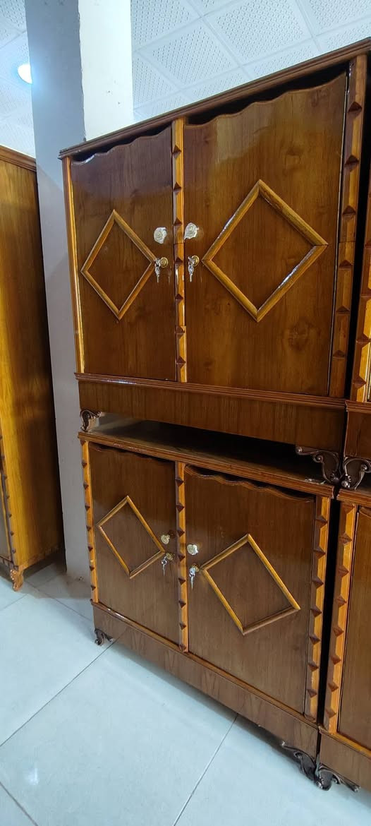 يتوفر لدينا جميع انواع الخشب تركي وعراقي صاج كلهم فصال طلبيه شغل درجه اولى يتوفر لدينا غرف نوم جميع الموديلات جميع الاحجام موجوده كنتور تركي وصاج عراقي جميع الاحجام موجوده بوفيه تركي وصاج عراقي جميع القياسات موجوده يتوفر دستور ثلاث قطع سرير نفر ونفرين موجود ميزه واليت مفرد موجود 
معرض ومعمل سند للبيع وشراء الاثاث المنزلي جديد ومستعمل داقوق سايدين العشاير قرب صيدليه النعيم دكتور خليل يوجد لدنيا تفصال قنفات وديوان حسب الطلب وباحدث الموديلات الاستفسار ***********@***********
