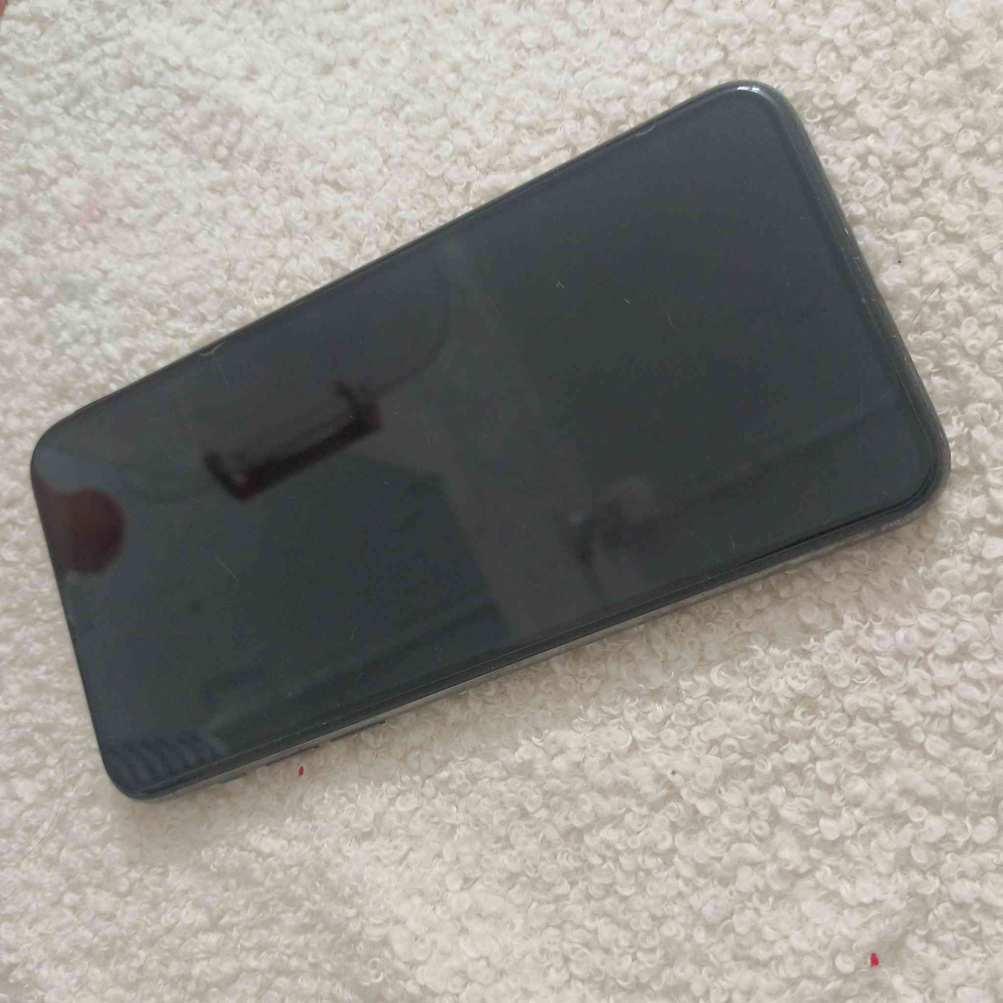 جهاز ايفون 11برو ماكس للبيع
الجهاز شرط الحاسبه 
فقط بي كسر بالظهر ما امأثر عالكامرة
البطارية 81
دبل سيم كارت
الذاكرة 256
السعر 420 وبي مجال
للأستفسار الاتصال عالرقم *********** 
أو مراسلتي
