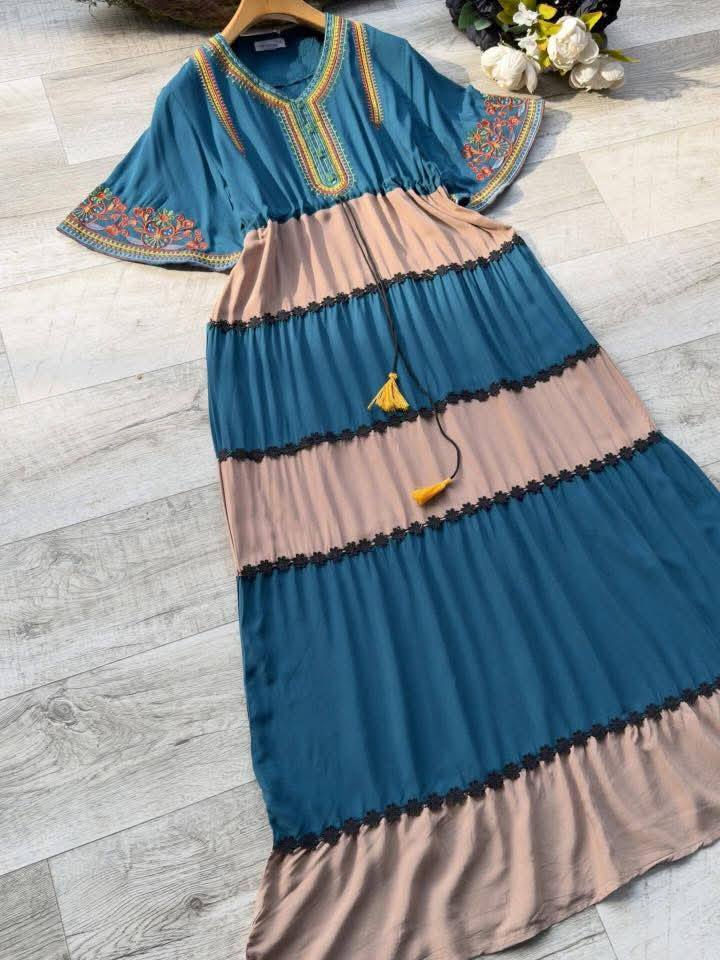 #دراعةكشمير خليجي بنعومة فاخرة ✨
لون راقي وتطريز ناعم يبرز الأنوثة بذوق هادئ🌸🦋
قصة مريحة مع شدّة خصر تعطي شكل أنيق ومرتب🐅🙂
مناسب للبيت، للضيافة ولمّات رمضان 🌙
قياس L_xl_2xl
#سعــــــــــــر15
يوجد توصيل داخل المسيب الفين دينار 
يوجد توصيل محافظات


**إذا كنت صاحب هذا الإعلان وتريد حذفه لأي سبب، رجاءا أرسل رسالة إلى الدعم الفني**