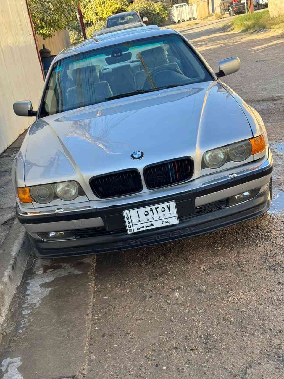 BMW 740
رقم بغداد 
مكان السياره العامريه 
السياره وفول مواصفات 
سلايد روف 
دبل جام 
بداله 
حساسات خلفيه 
الكشنات كهرباء 
تدفئه تبريد 
نقص السياره صدر امامي و شفط الصندوك 
السعر65وبيه مجال 
***********

