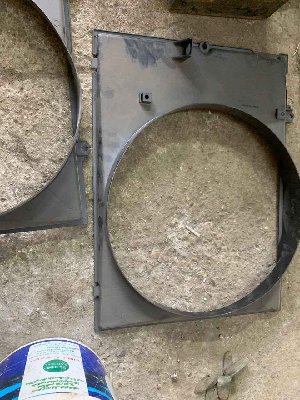 سلام عليكم لبيع غراض لاندكروزر من موديل 1998_2007 كلشي موجود وهذا رقمي *********** مكاني بغداد مقابيل مستشفي جمله العصبيه يم وزارة الداخلية
