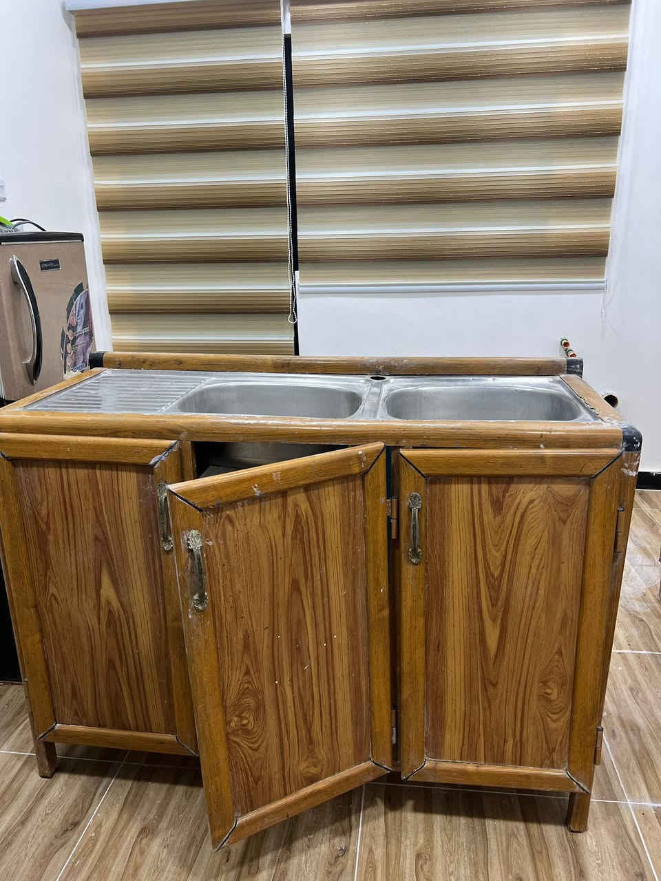 كاونتر + سنك للبيع مستخدم مابي شي وسعره مناسب

***********
