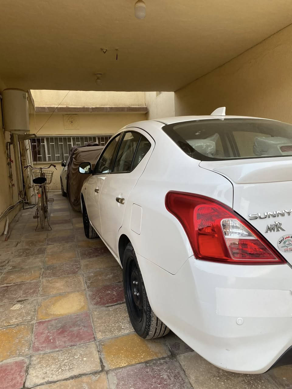 نيسان صني هندي 2024 كير ومحرك كفاله ماشيه ٢٧ الف السياره نظيفه مكان السياره بابل السعر 133$ 
***********
