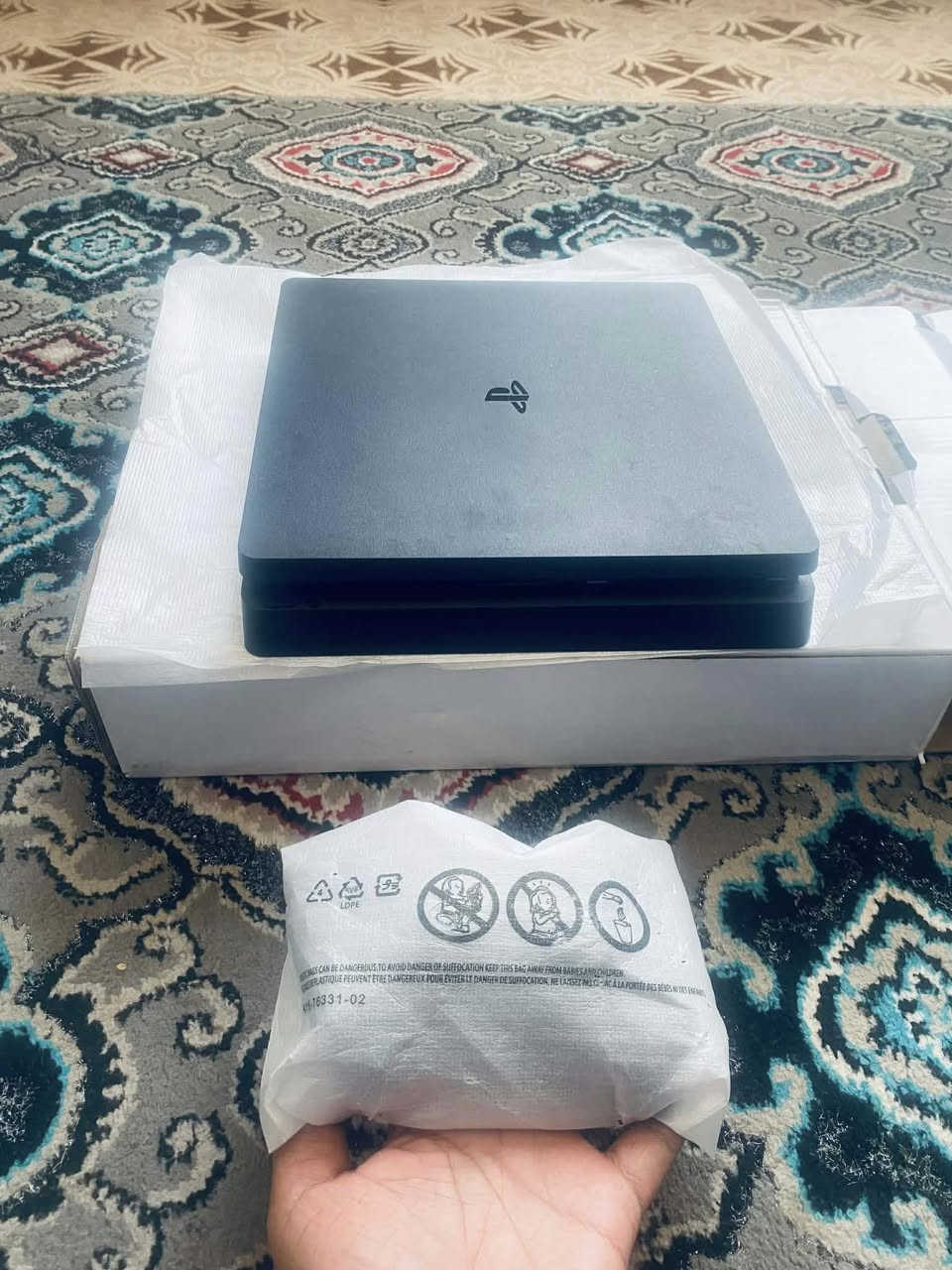 سلام عليكم
بلي فور اون لاين سلم ذاكرته 1 تيرا للبيع جديد بعده ب كارتونته الله يشهد بل باكيت شخط واحد مابي واليده بعدهه ب جيسهه ووياه قرص GTA السـعر خاص بدون كسر رحمه لوالديكم ♥️ للتواصل خاص او الاتصال على الرقم *********** مكاني بابل توصيل ماعندي
