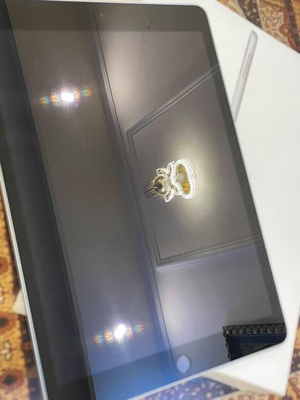 سلام عليكم
ايباد جيل تاسع للبيع👑📞.

لون سلفر غامق🪄.

مكفول استخدام شهرين فقط🫆.

بطاريه 98🔋،

يدعم الكيبورد والقلم🪄.

يجي وياه شاحنته الاصليه وكفر حديدي وكامل الملحقات🍎 .

ذاكره (64)☎️.

الايباد مفول ومكفول السعر (280)او للمراوس ب ايفون 12عادي كون جديد🪄.

للتواصل راسلني او اتصل على هالرقم (***********)
