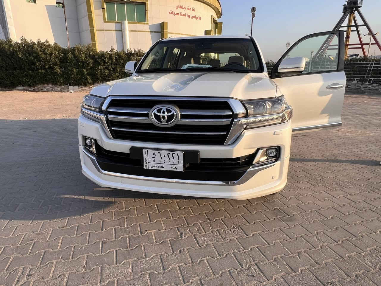 السلام عليكم
لاندكروز 2019 ماشيه 93 الف كافله عامه بيها بالجاملغ الايمن الامام 3 أصابع بارد مكينه 8 سلندر تخم تاير حديدي حداده جديده السياره ساز جلد بقلاوه فول فول مواصفات السعر 530 وبيها مجال البصرة الزبير  الاستفسار اكثر ***********
