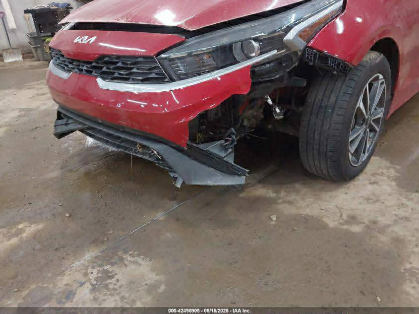 كيا فورتي  دخول جديد  باسمي
موديل 2024  بدون رقم 
تترقم  جميع محافظات

مكينه 2000دوش

سياره مابيها اي تبديل   ما بيها اي صبغ دعاميه اماميه فقط

سياره على وضع الشركه ماشيه 18 الف ميل  كفاله من اي صبغ 

تحديد مسار

اوتو بريك

كامره دوراه

قياده ذاتيه

كار بلي واي فاي  بلوتوث

سياره جديده جدا 

صور الحادث مرفقه ويا الصوره 

***********
 

َمكان السياره  الحله
