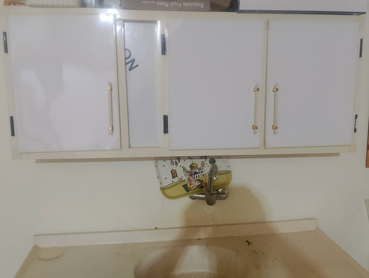 كاونتر جديد كلشش متر ونص استعمال بسيط نسگ مرمر سعره 200
وبيه مجال للشراي 
*********** بيه واتساب
