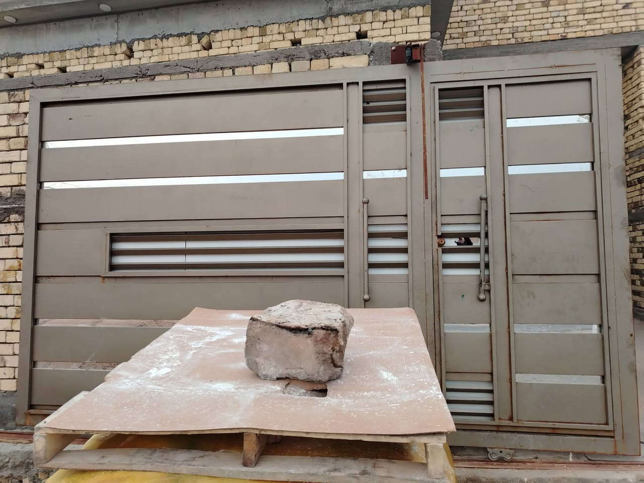 باب سلايد للبيع مستخدم نظافه ٩٠ ٪
عرض ٣ وربع تقريبا"


**إذا كنت صاحب هذا الإعلان وتريد حذفه لأي سبب، رجاءا أرسل رسالة إلى الدعم الفني**