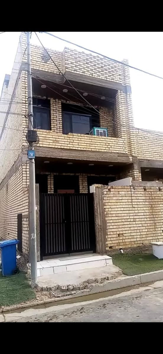 سلام وعليكم بيت للبيع مساحته ١٠٠/ واجهة ٥/ نزال ٢٠/ بيت بناء درجه ائوله بناء ٢٠٢٦/ بوب شبابيك كله ألمنيوم تئسيس كله حديث كامرات وستلايت وتئسيس سبالت حديث البيت قاطين المنطقة كامله ( ماء ومجاري وتبليط) العنوان الثعالبه قرب السوك الثعالبه البيت بل ٨٠٠٠  / وره التجاري / ***********
