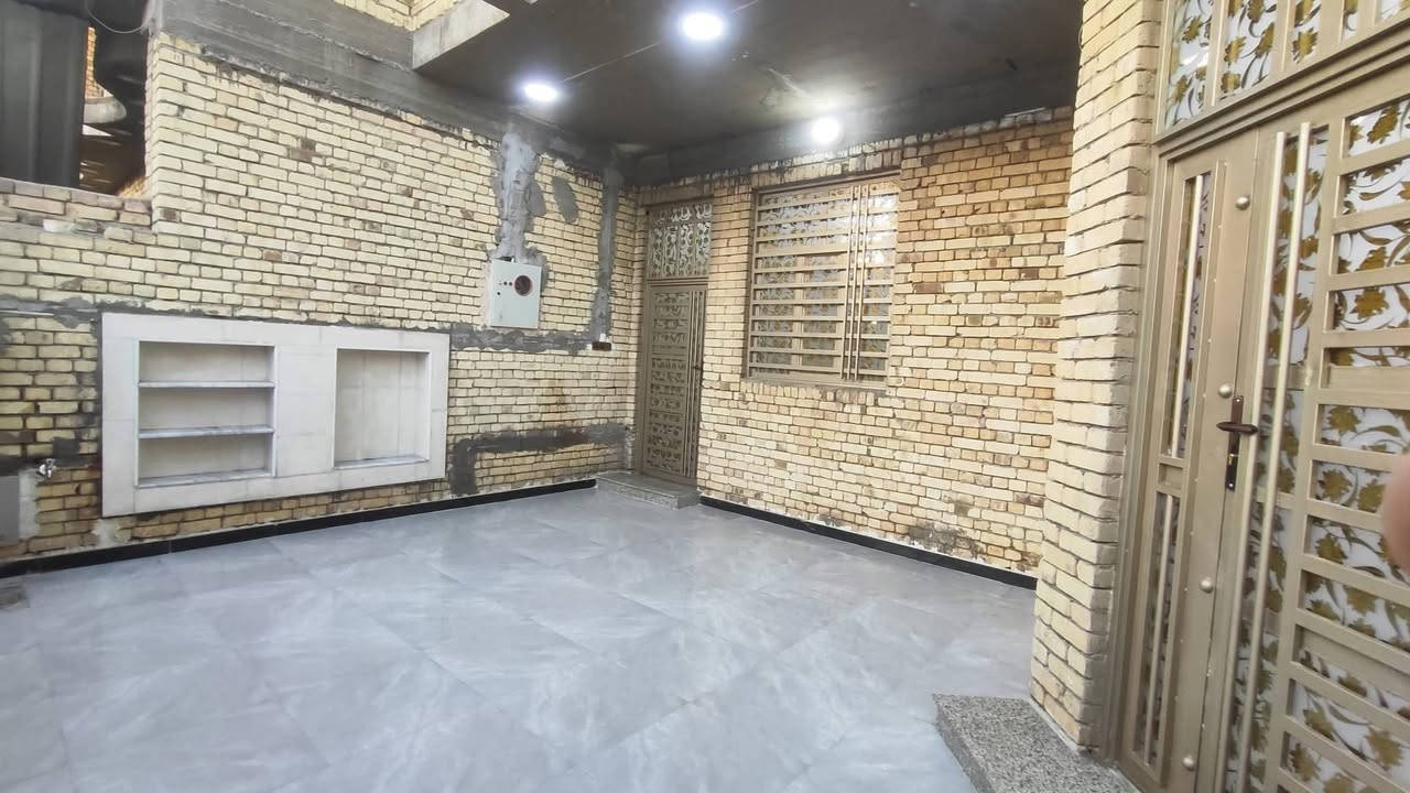 دار للبيع المساحه 200 متر بناء درجه اولى وحديث حي العرضات
على شارع 15 رقم الهاتف ***********
