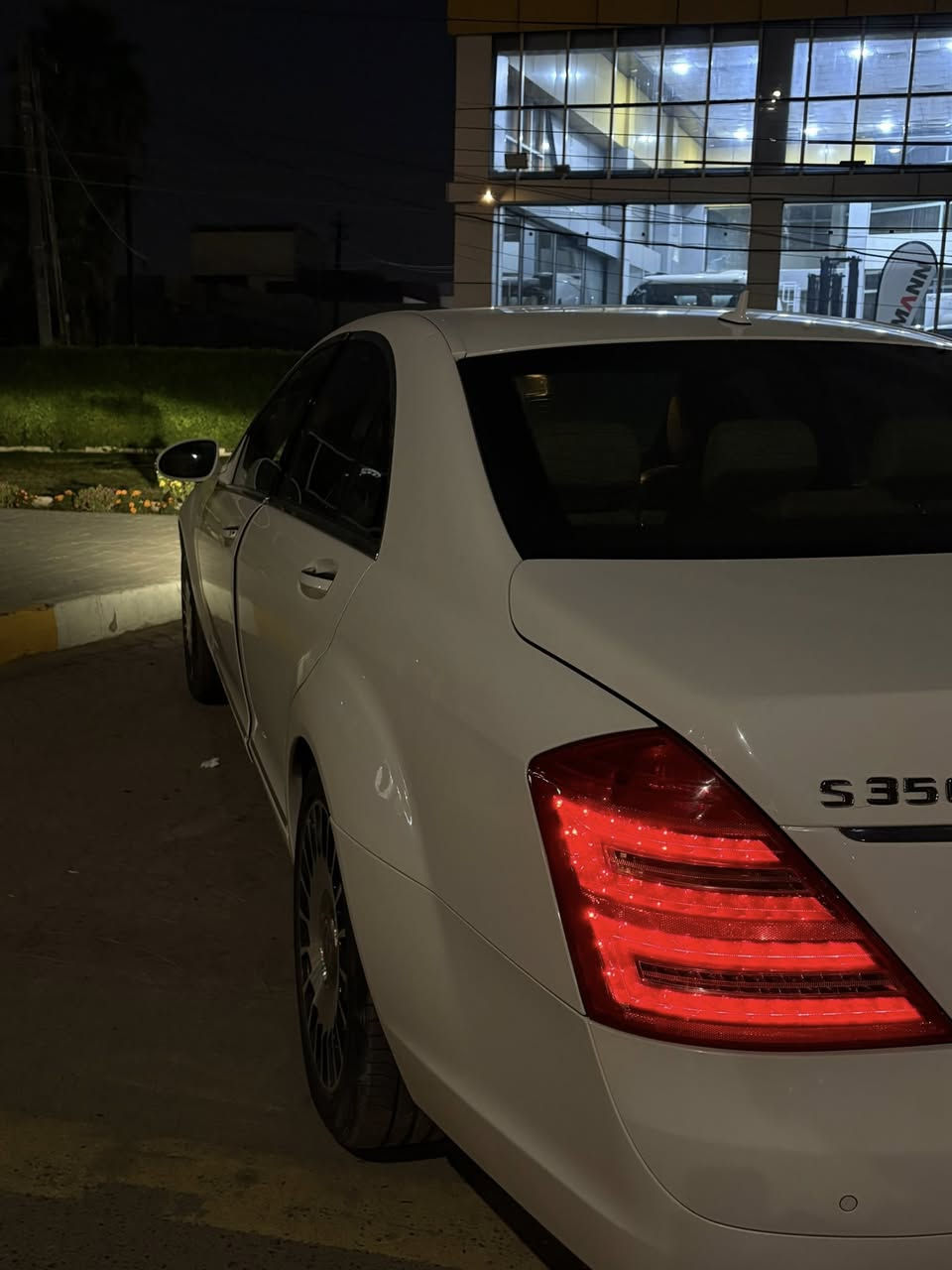 سلام عليكم مرسيدس اس 350/2007 سيارة نضيفة او نصبة ماشية 170كيلو  عليه ويل مايباخ  رقم بغداد اصولي ال سيارة بيه رصعات بسيطة بل جاملغات الخلفية 
بغداد 
 السعر مناسب اتصال  بيك خير او تددلل  
***********
