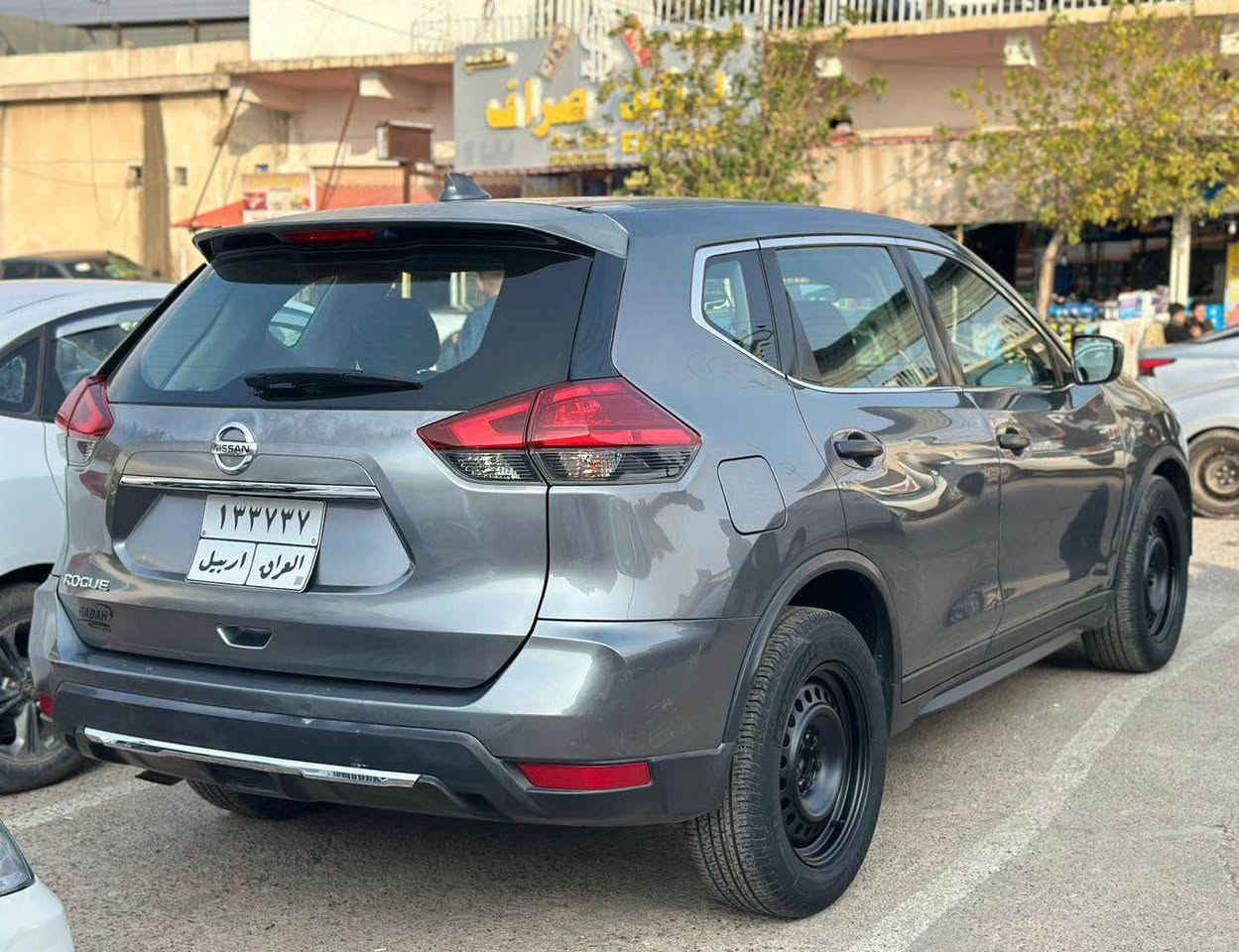 نيسان روج 
موديل 2017
مواصفات S
بونند جاملغ صبخ 
بيدون دواخل بيدون اربك 
صقف بي تقحيل 
9ورقه خرامه عليه 
سعر125 مجال 
مكان عقره 
رقم بي وتساب *********** اكر, نينوى
