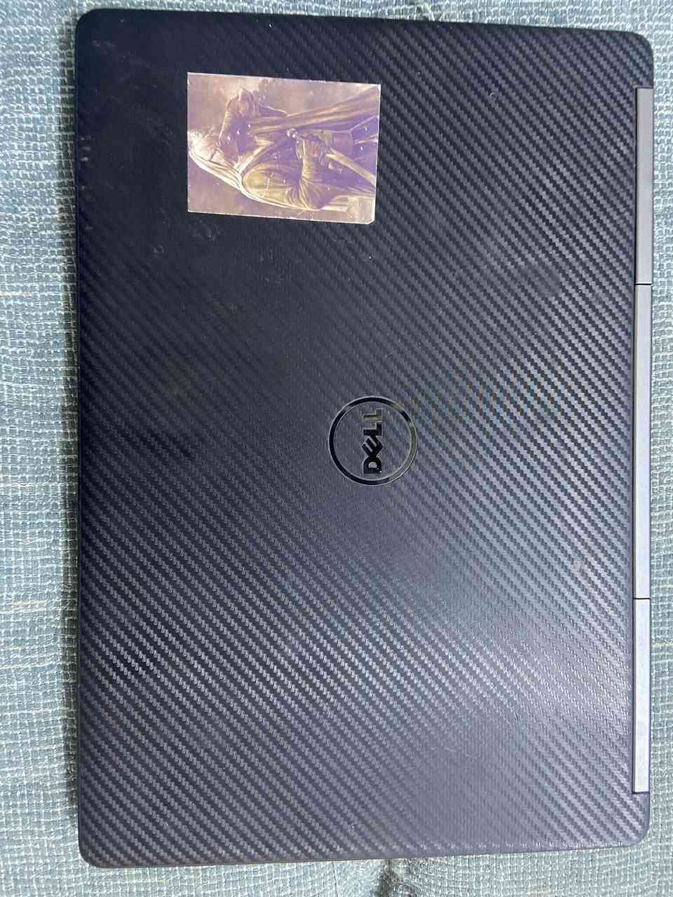 لابتوب Dell 7510 نضافته 85‎%‎ مواصفاته المعالج core i7 جيل السادس الرام 16 الذاكره 512 بيها نضام البلوتوث بيها HD وبيها 4 منافذ USB تشغل مونتاج بس مو كلش قوي وما بيها تقطيع بالتصفح ابداً فقط بالمونتاج الثكيل لان شغلي بيها فقط مونتاج ملاحظة البطاريه تعبانه تطول تقريباً ساعه ونص بالتصفح والشغل الخفيف سعرها 300 مكاني بغداد مدينة الصدر وعندي توصيل للتواصل ؏ الخاص او على هذا الرقم ***********
