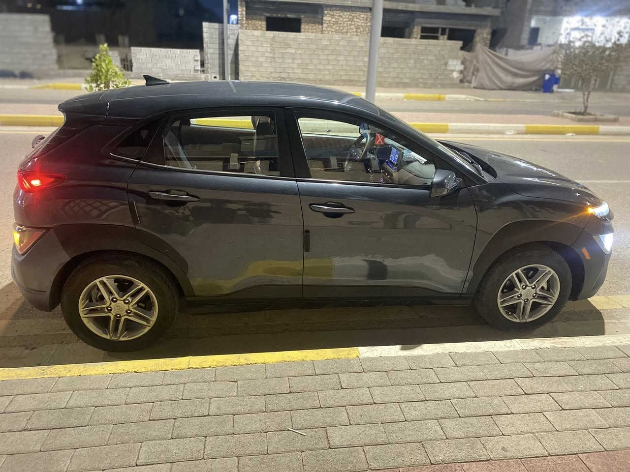 سلام عليكم من رخصة الادمن سياره كونا 2022للبيع سياره تحويل مباشر ضرره موضخ بل فيديو  للاستفسار ***********
