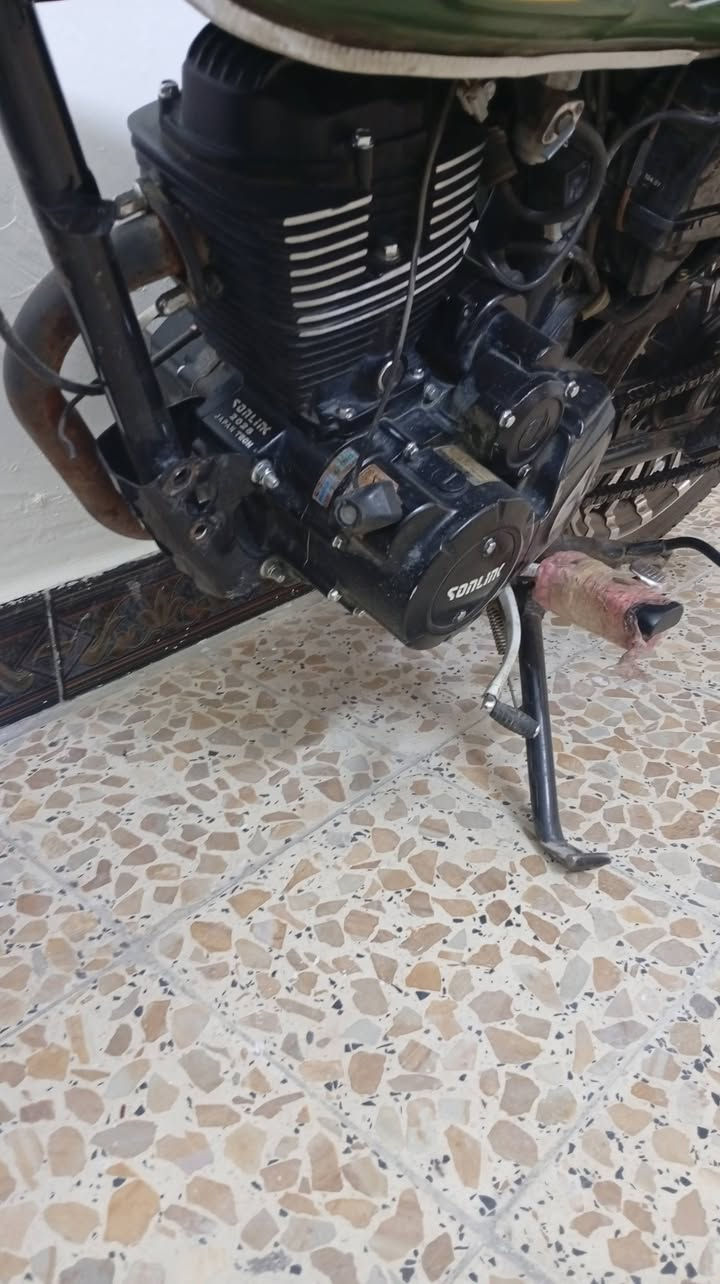 دراجه سونك مكفوله كفاله عامه مكينه تخبل.موديل 2025       خير من الله الدراجه اوراق سكنر مابيه اي نقوصات ب٧٠٠ وبيه مجال للشراي ***********للتواصل على هذا الرقم يوجد واتساب
