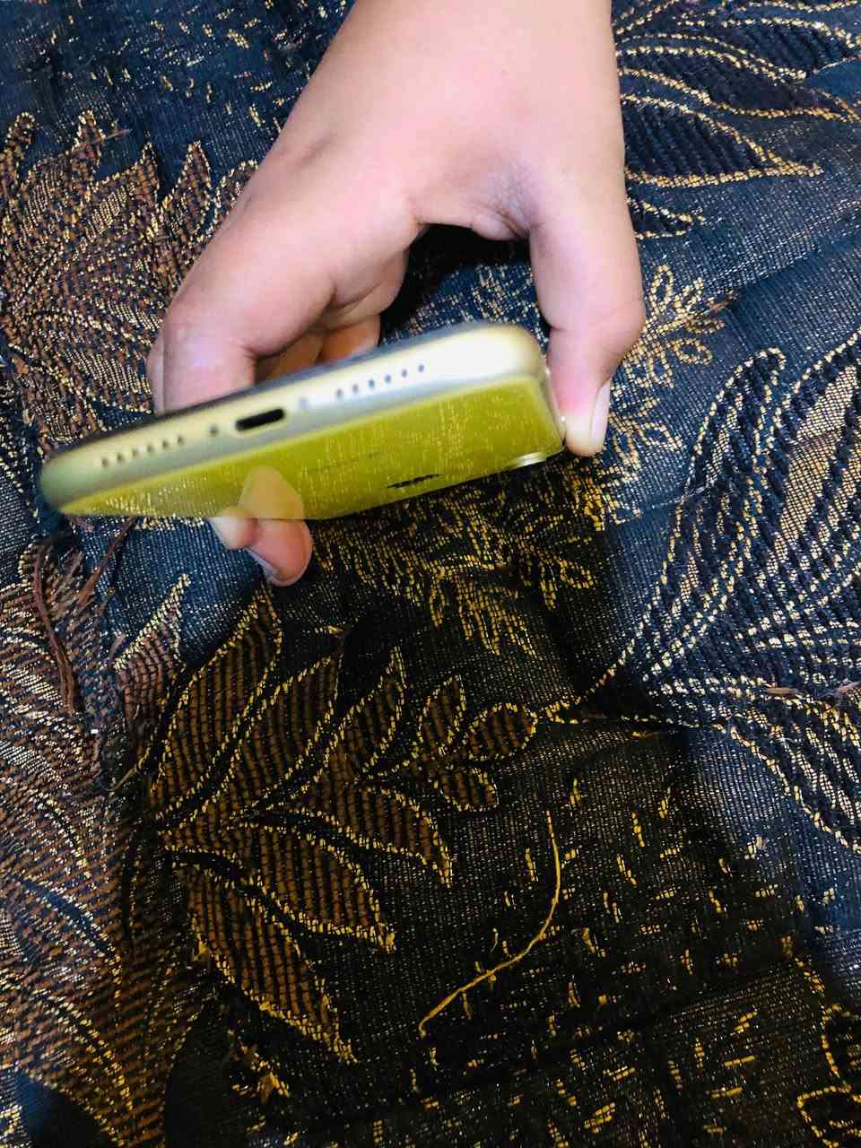 السلام عليكم
آيفون xr نظيف بطاريه 81 ذاكر 64صوت واضح بيه شخوط بل لزمه الشاشه ما بيه لو كسر السعر 190وبي مجال شي قليل التليفون نظيف شكد ماتوقع   يرهم مراوس بآيفون آخر اكس ماكس أو 11 للاستفسار:***********
