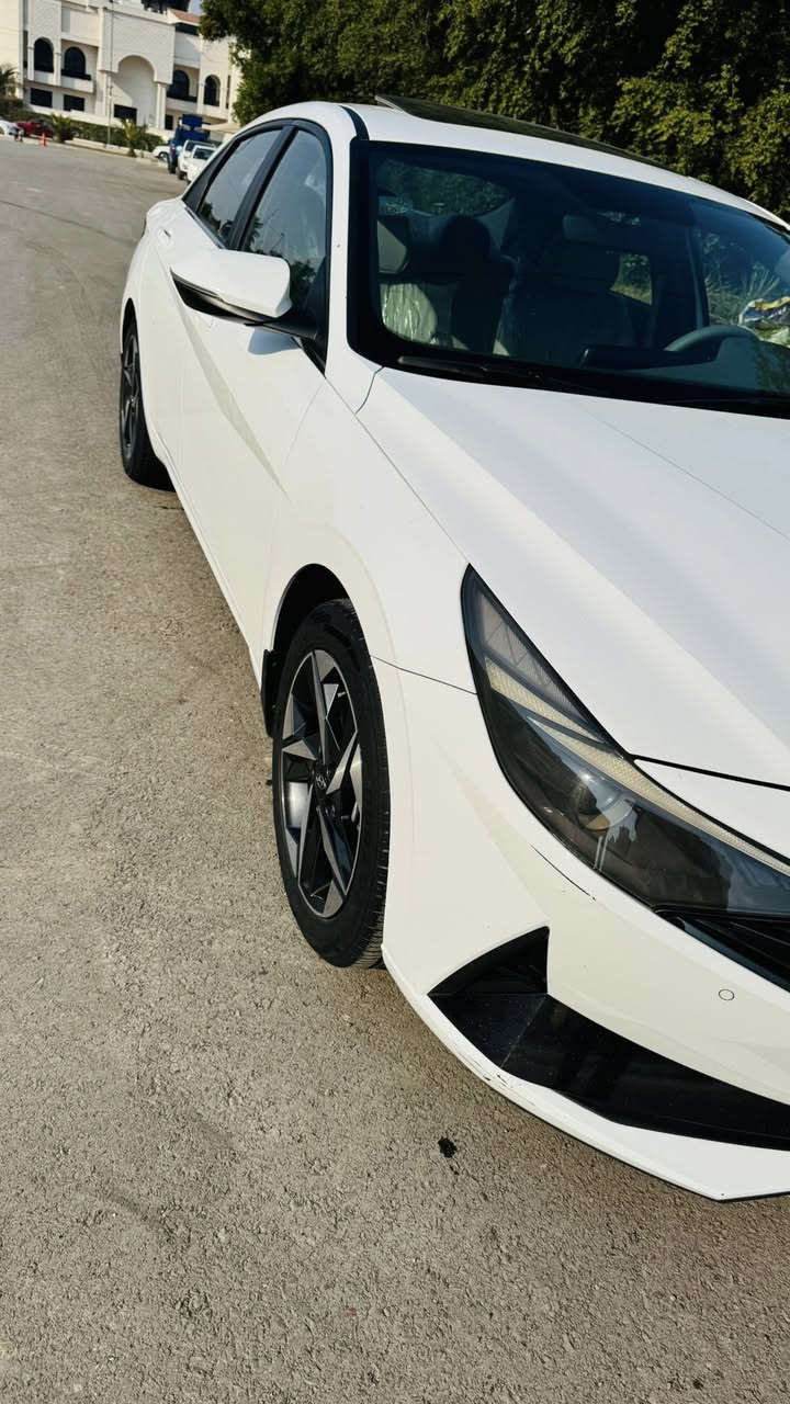 السلام عليكم 
النترا خليجي مكينه 2000 فول مواصفات
بغداد بئسمي لوحه جديده ماشيه74 الف
مكفوله من الصبغ ولبارد عده شخط موجود بلصوره
العنوان بغداد رقم الهاتف ‭0773 594 9564‬
غير متواجد على الفيس السعر 185$
