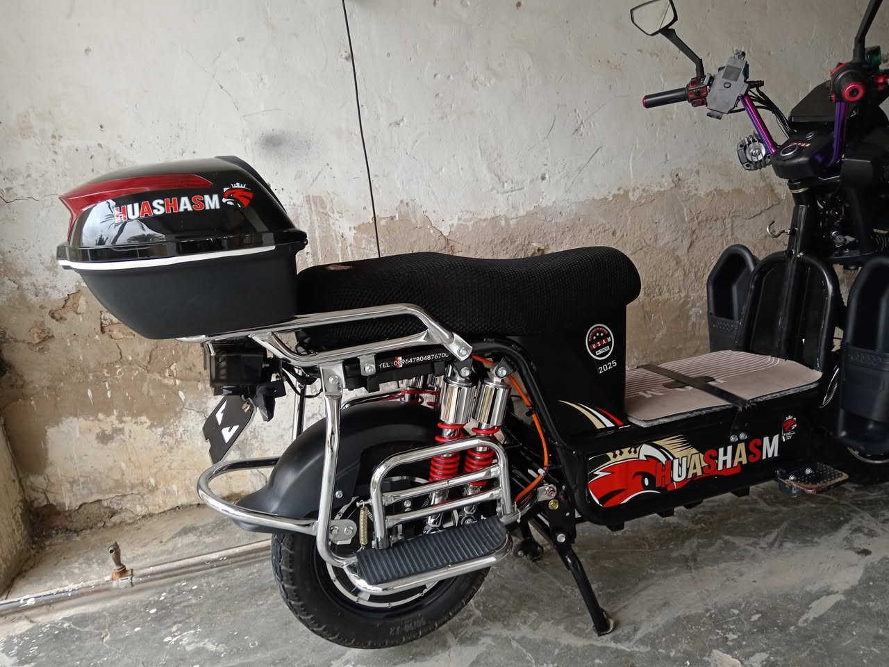 سلام عليكم هيوشه البيع جديد ٢٠٢٥سعره ٦٠٠مكانه جمعيه ***********
