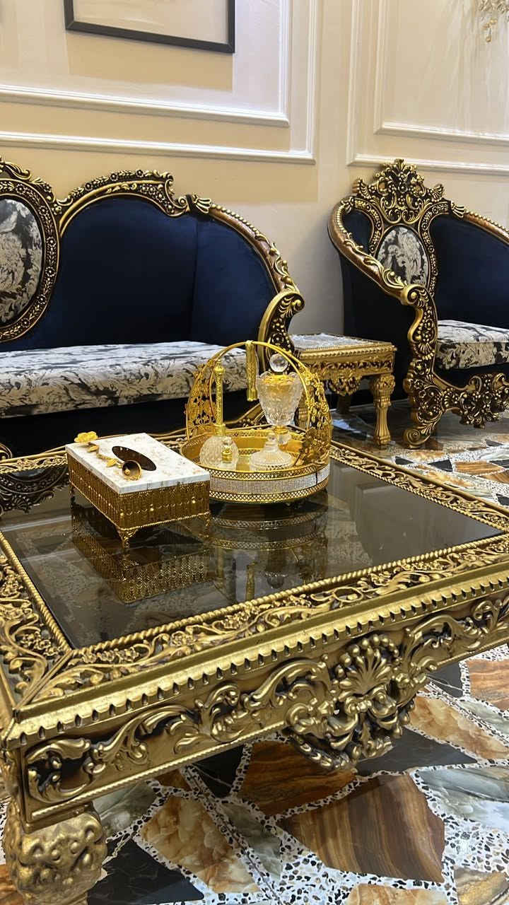 تخم رئاسي فخم 10 مقعد للبيع قنفتين كبار و 4 كراسي  مع سيت طبلات 3 صغير 1 كبير
جديد بدون اي ضرر مستخدم شي قليل 
 السعر مليون وربع  وبي مجال
المكان الفلوجة 
*********** واتساب
