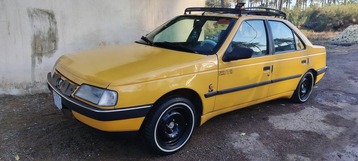 سلام عليكم سيارة للبيع بيجو جيل اكس 405 مصفرة هيئه وغرامات بدون صبغ ولا ضربة بلادي جديدة موديل 2011 تبريد شغال كهربائيات شغالة كير ومحرك مضبوطات صدر امامي خلفي جديد باتري جديد تحويل ثاني يوم السعر 45$ بيه مجال حك الجية رقم الهاتف ***********
