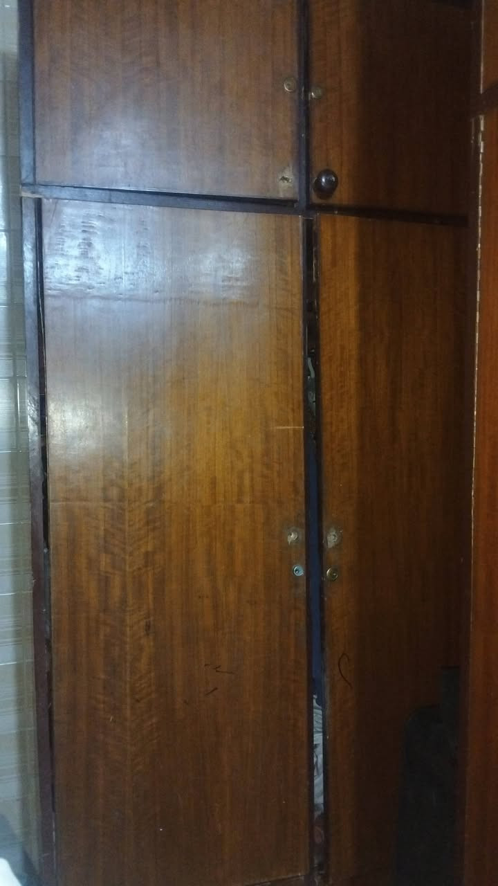 السلام عليكم كناتير 2 للبيع تفصال تزكام صاج سعر 250 فيها مجال بسيط مستعجل على البيعهة الرقم ***********
