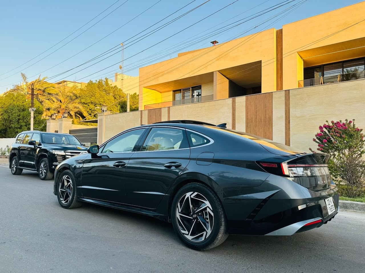 لسلام عليكم
سوناتا 2024♥️وارد امريكي
 
موصفات🔥 
 
بنوراما  
تشغل عن بعد
تحكمات ستيرن 
ابواب بصمه لمس 
رادارات امامي خلفي 
قياده ذاتيه 
ثلاث انضمه قياده نورمال + سبورت + ماي درايڤ 
تحديد مسار  
مثبت سرعه 
اوتو سايد  
اوتو هواد
حساس بريك امامي خلفي 
استشعار حركه السياره الكدامك بريك بانزين 
شحن لاسلكي  
مداخل شحن تايبسي
كار بلي لاسلكي  
سستم صوت 12 BOSE  
مقاعد جلد + كهرباء 
تدفئه مقاعد 
كشن السائق كهرباء
مكينه 2500GDI 
دبل جام عزل ماشالله  
ماشيه28000km قابله للزياده 
 
ضررها موجود بل صور موضح نص البنيد صبغ 
جاملغات بارد فقط  
 
كير - مكينه - شواصي - لغد - ايرباك - مكفولات مابيهن ضرر 
 
مكان السياره بغداد  
 
السعر 208 و بي مجال الشراي يتصل ع الرقم
للاستفسار  
***********
