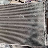 بعت سيارتي وعندي هذا  راديتر اصلي للبيع قيمه انت ٠٧٧٠٧٣٤٧٥٨٦